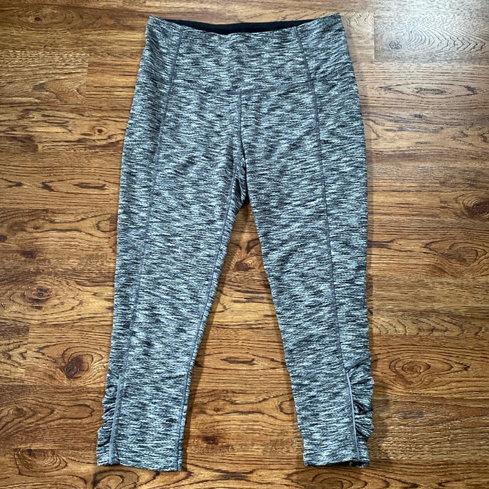 Mondetta Grey Print Cropped Leggings